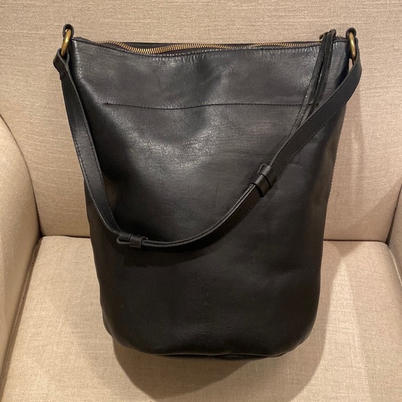 Madewell The Lisbon O ring zip Leather Bucket Bag in thick Black Leather - Picture 4 of 9
